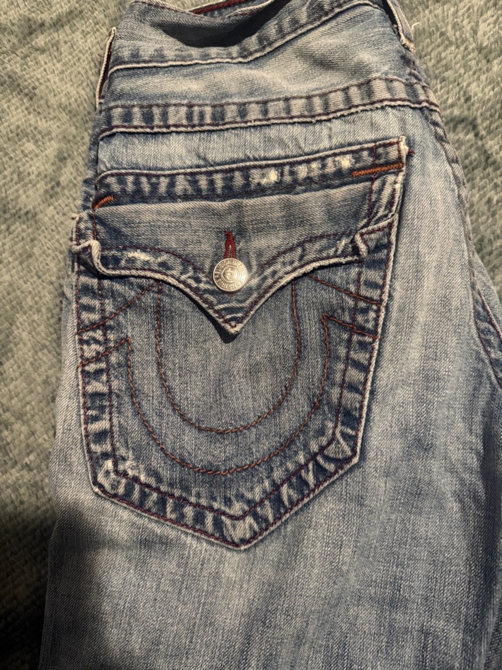 True Religion “World Tour” Men's Straight Jeans Light Blue Wash Red/Brown Stitch - Picture 7 of 8